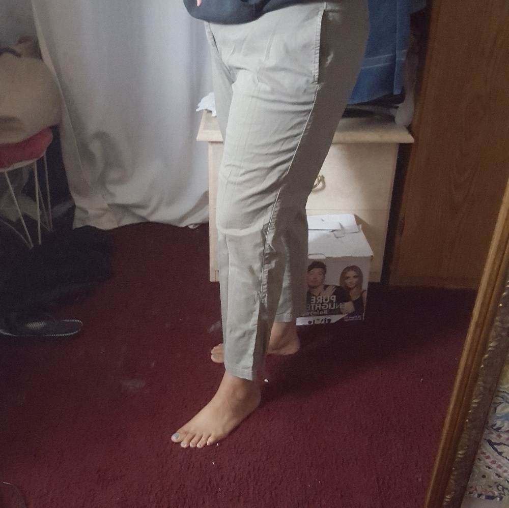 GAP Olive Colored Vintage Rolled Crop Kahkis 16